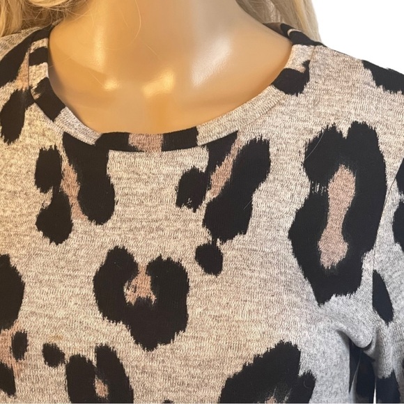 Casual Collection by F & F Gray and Black Animal Print Dolman Sleeve Sweater - Picture 2 of 9